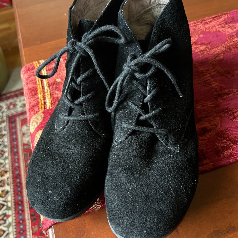 Easy Spirit Suede , Fur Lined - Women's Ankle Bootie - Sz 9.5